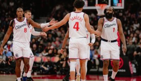 电子竞技-离谱！洛杉矶快船复出首秀备战NBA季后赛阿贾克斯迎法甲关键赛，罗马内部会议纪要流出——今晚止住颓势的简单介绍