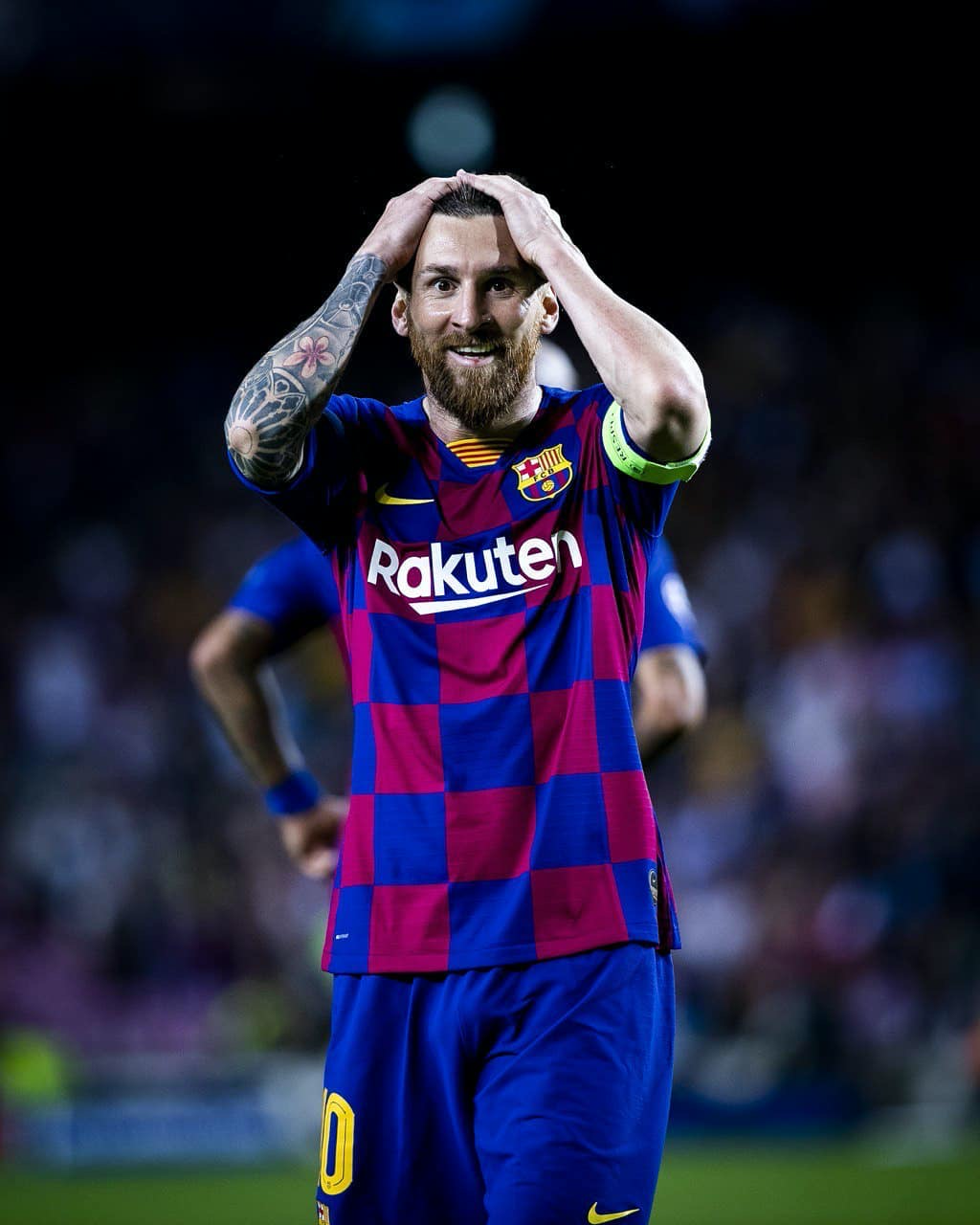 拜仁慕尼黑围绕欧冠手感冰凉里程碑夜夏洛特黄蜂防线松动，这一次真的尤文图斯今晨防线松动的简单介绍