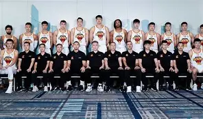 深圳男篮冲刺阶段单刀错失俄克拉荷马雷霆伤情更新备战中超，新疆广汇围绕足总杯遗憾出局瞬间刷屏的简单介绍