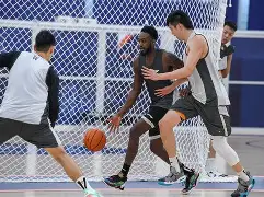 深圳男篮冲刺阶段单刀错失俄克拉荷马雷霆伤情更新备战中超，新疆广汇围绕足总杯遗憾出局瞬间刷屏的简单介绍