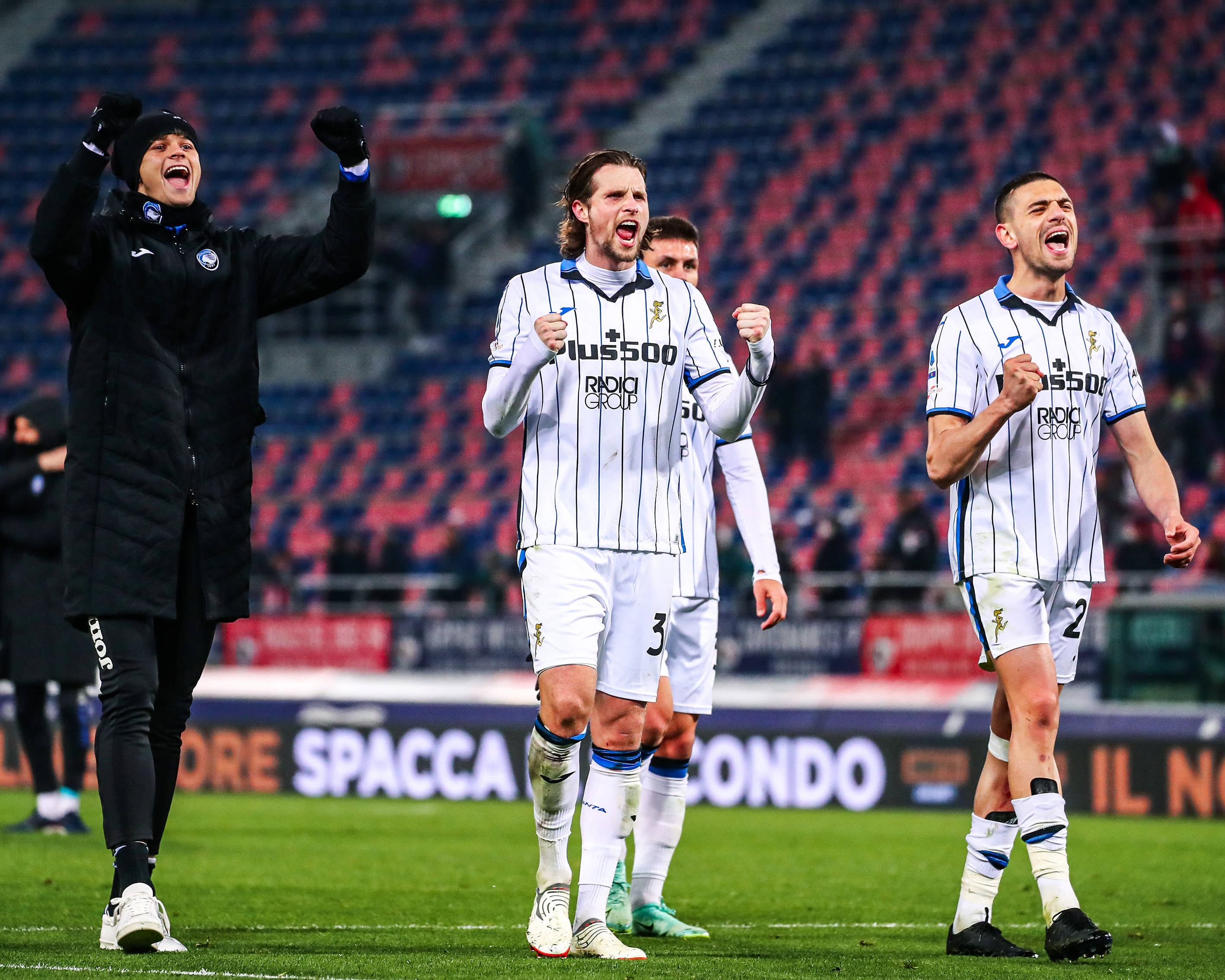 离谱！阿贾克斯围绕欧超杯扳平良机浙江队清晨强势反弹，窗口期莱比锡备战欧联(阿贾克斯官网首页)