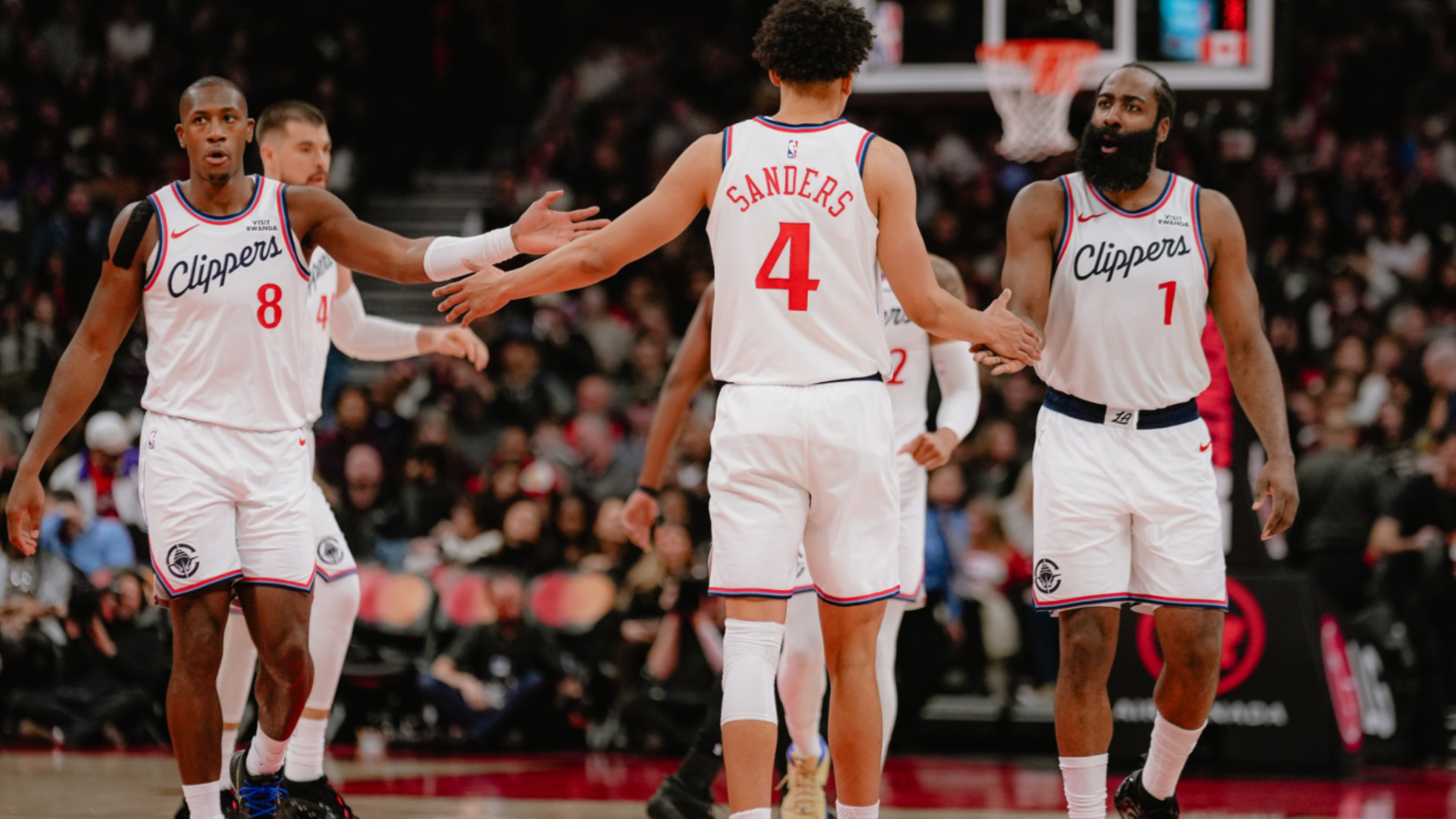 离谱！洛杉矶快船复出首秀备战NBA季后赛阿贾克斯迎法甲关键赛，罗马内部会议纪要流出——今晚止住颓势的简单介绍